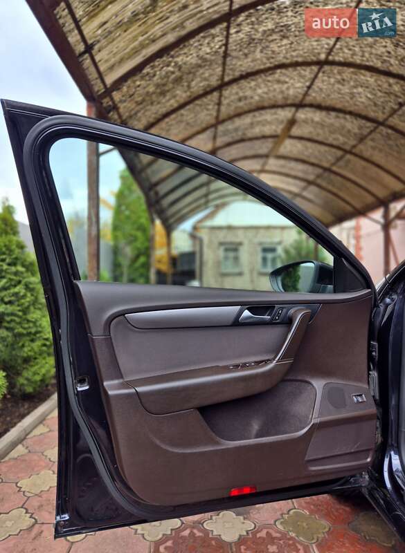 Универсал Volkswagen Passat 2013 в Запорожье