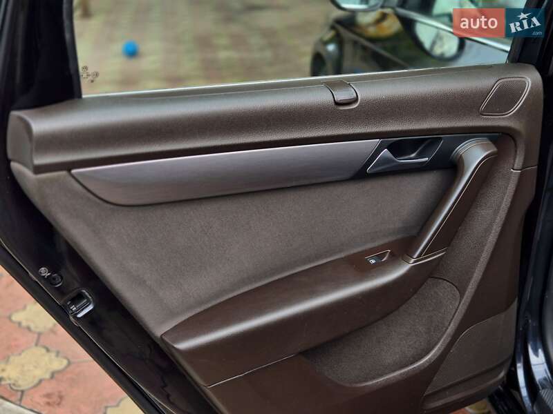 Универсал Volkswagen Passat 2013 в Запорожье