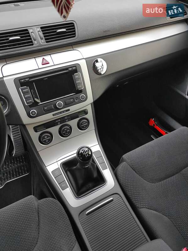 Универсал Volkswagen Passat 2009 в Мостиске