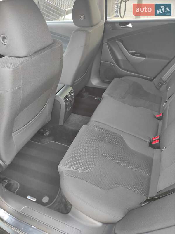 Универсал Volkswagen Passat 2009 в Мостиске