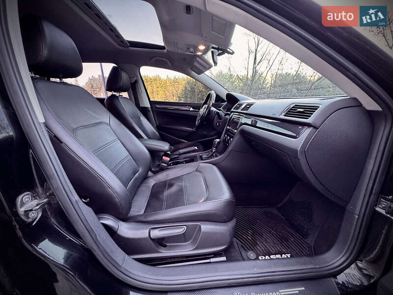 Седан Volkswagen Passat 2012 в Львове