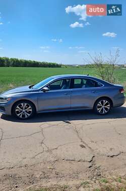 Седан Volkswagen Passat 2021 в Олександрії