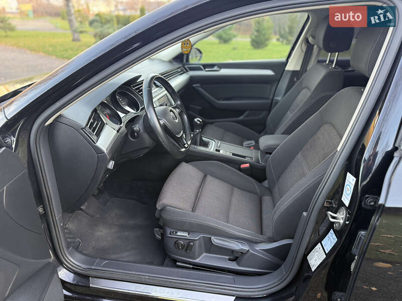 Универсал Volkswagen Passat 2016 в Хмельницком