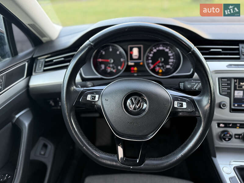 Универсал Volkswagen Passat 2016 в Хмельницком