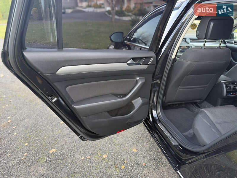 Универсал Volkswagen Passat 2016 в Хмельницком