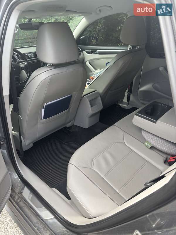 Седан Volkswagen Passat 2018 в Киеве фото 11 Седан Volkswagen Passat 2018 в Киеве