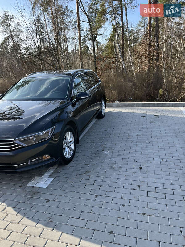 Универсал Volkswagen Passat 2015 в Киеве