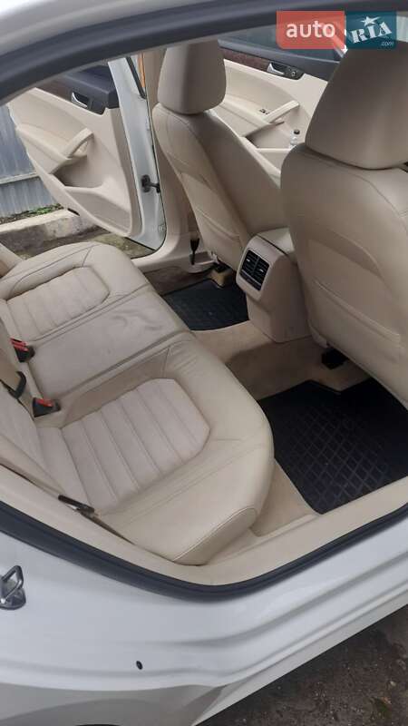 Седан Volkswagen Passat 2013 в Ужгороде фото 18 Седан Volkswagen Passat 2013 в Ужгороде