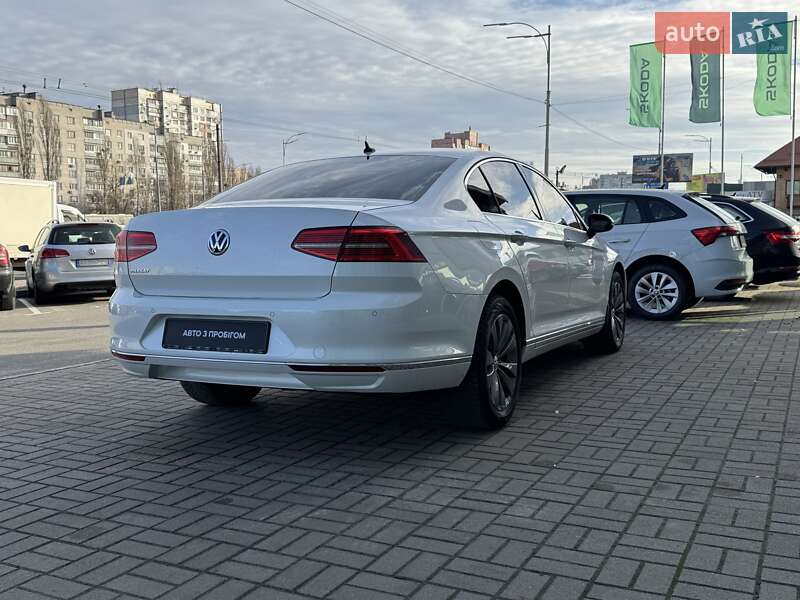 Седан Volkswagen Passat 2018 в Киеве фото 4 Седан Volkswagen Passat 2018 в Киеве