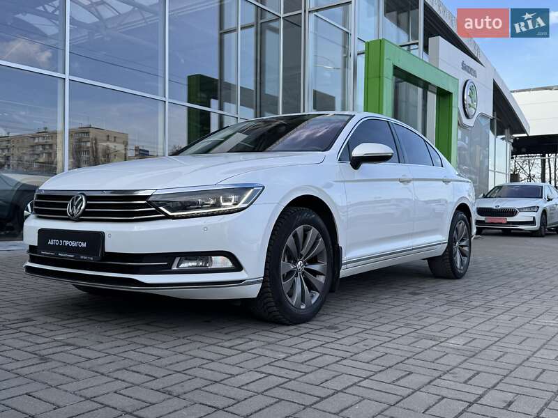 Седан Volkswagen Passat 2018 в Киеве фото 11 Седан Volkswagen Passat 2018 в Киеве