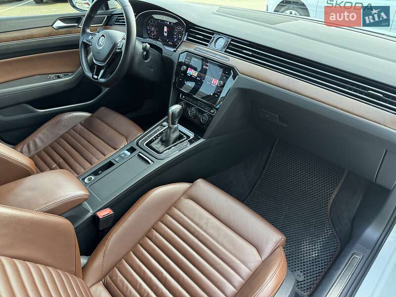 Седан Volkswagen Passat 2018 в Киеве фото 18 Седан Volkswagen Passat 2018 в Киеве