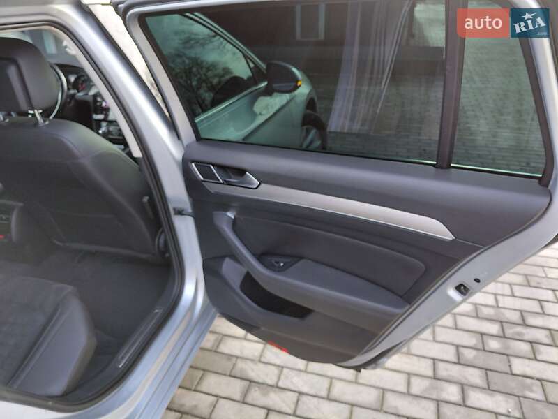 Універсал Volkswagen Passat 2017 в Борщеві