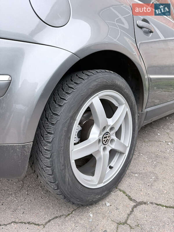 Седан Volkswagen Passat 2005 в Запорожье