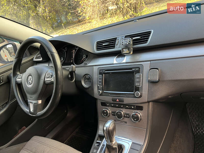 Универсал Volkswagen Passat 2012 в Житомире фото 8 Универсал Volkswagen Passat 2012 в Житомире