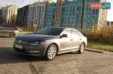 Седан Volkswagen Passat 2012 в Львове