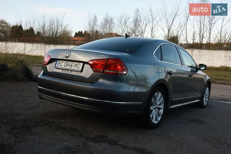 Седан Volkswagen Passat 2012 в Львове