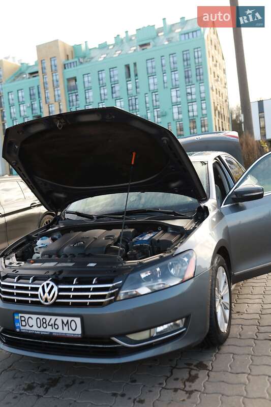 Седан Volkswagen Passat 2012 в Львове