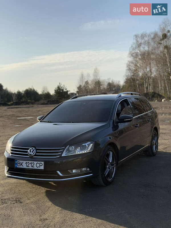 Універсал Volkswagen Passat 2011 в Сарнах