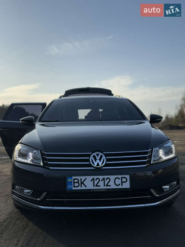 Універсал Volkswagen Passat 2011 в Сарнах