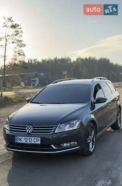 Универсал Volkswagen Passat 2011 в Сарнах