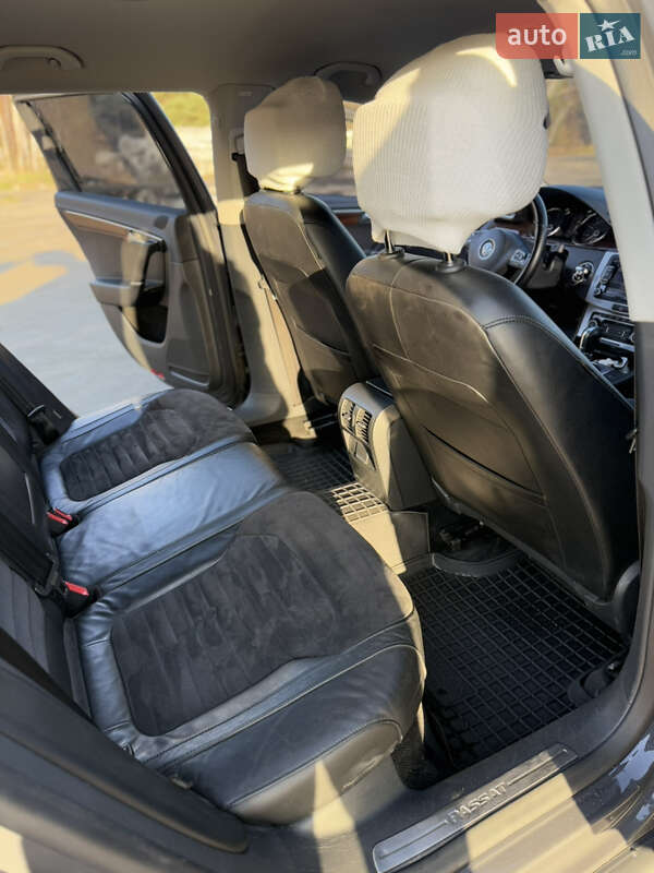 Універсал Volkswagen Passat 2011 в Сарнах