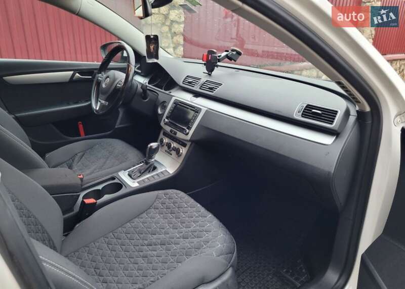 Универсал Volkswagen Passat 2013 в Тернополе