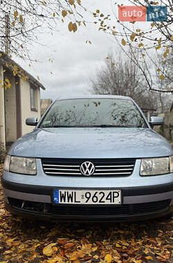 Седан Volkswagen Passat 1997 в Шевченкове