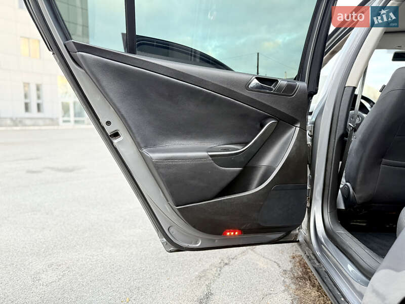 Седан Volkswagen Passat 2008 в Днепре