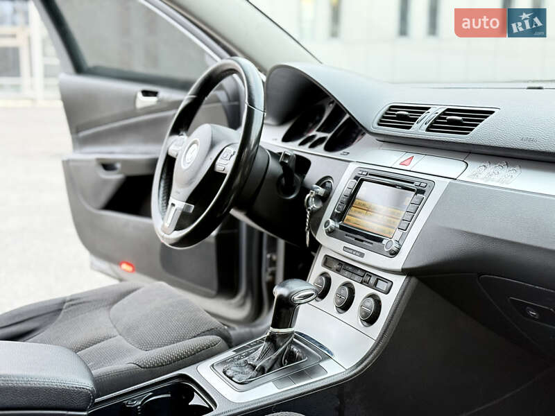 Седан Volkswagen Passat 2008 в Днепре