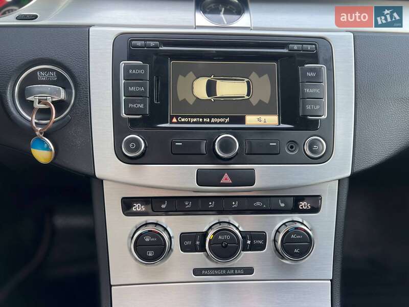 Универсал Volkswagen Passat 2012 в Стрые