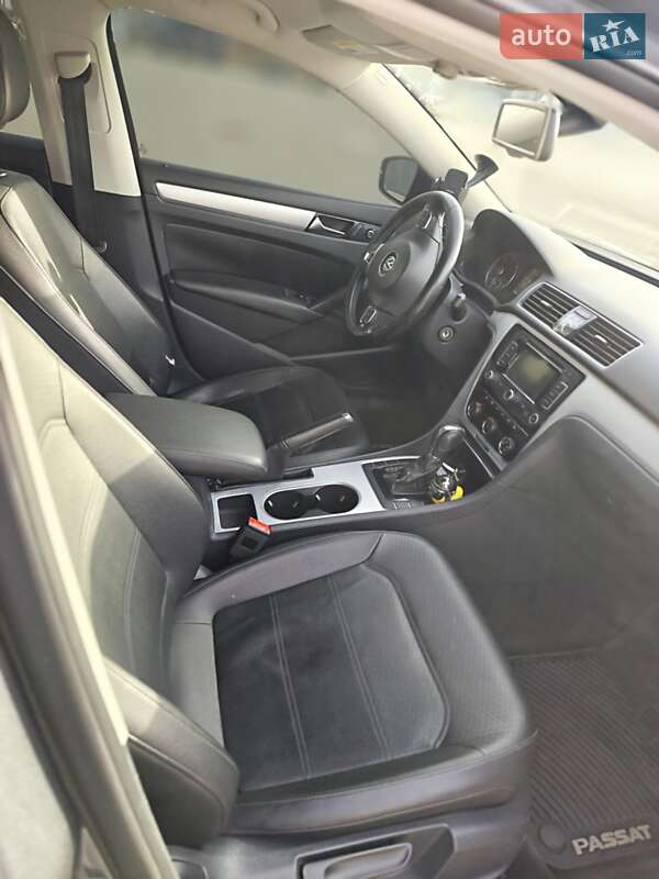 Седан Volkswagen Passat 2013 в Львове фото 29 Седан Volkswagen Passat 2013 в Львове