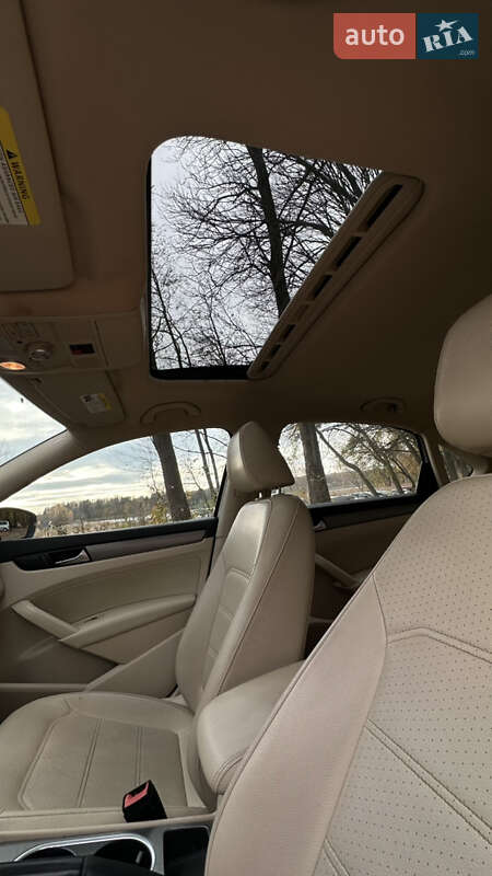 Седан Volkswagen Passat 2013 в Львове
