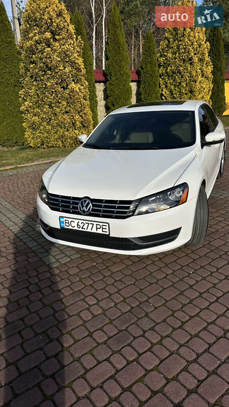 Седан Volkswagen Passat 2013 в Львове