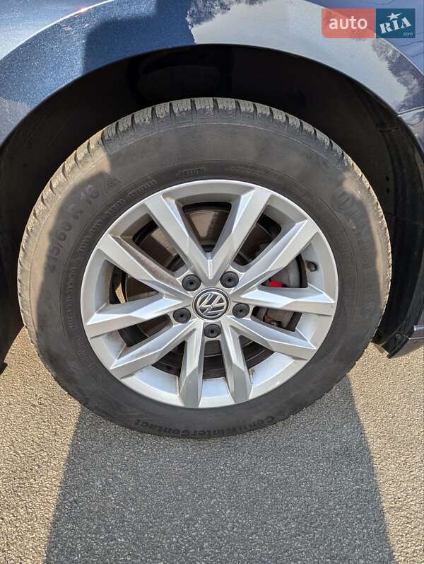 Універсал Volkswagen Passat 2017 в Бучі