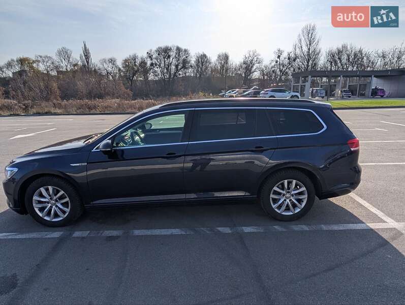 Універсал Volkswagen Passat 2017 в Бучі