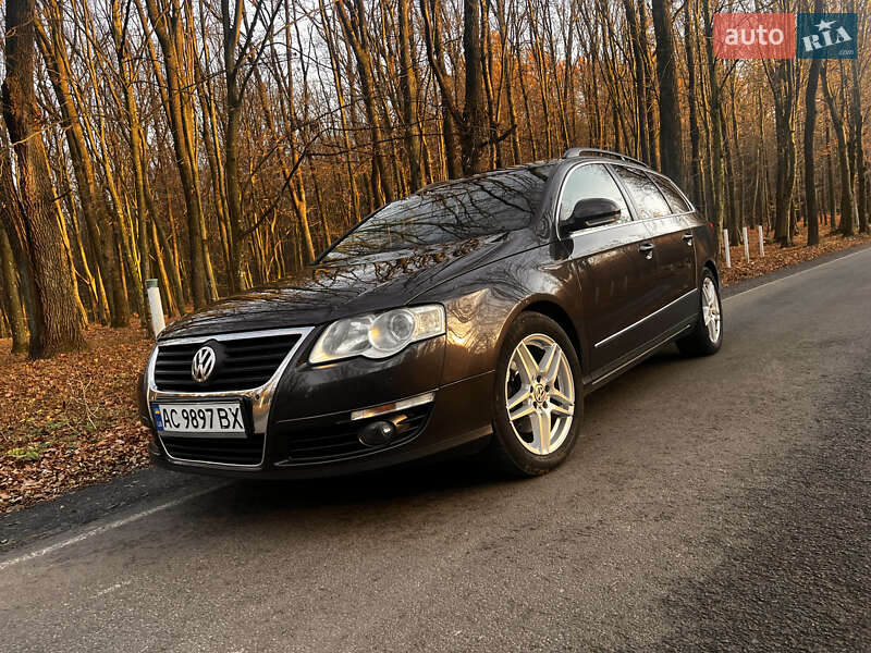 Універсал Volkswagen Passat 2010 в Луцьку