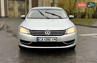 Седан Volkswagen Passat 2014 в Киеве