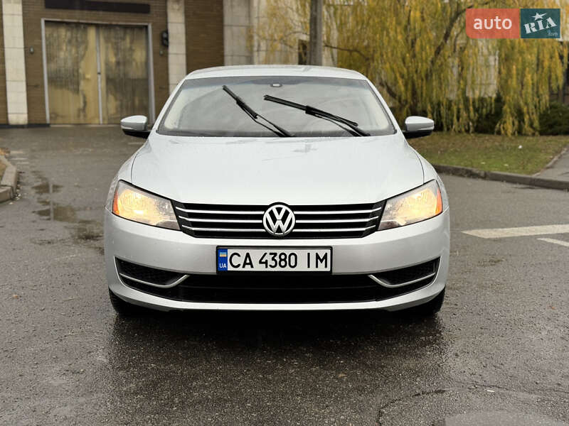 Седан Volkswagen Passat 2014 в Киеве