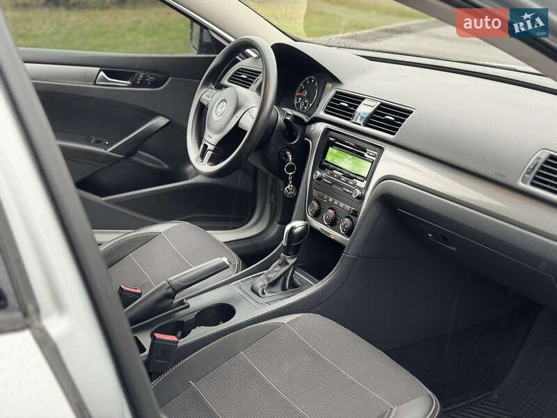 Седан Volkswagen Passat 2014 в Киеве