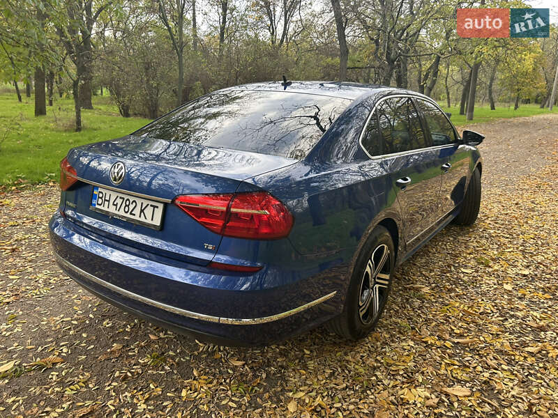 Седан Volkswagen Passat 2015 в Одессе