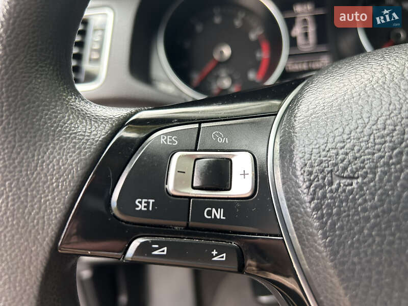 Седан Volkswagen Passat 2015 в Одессе