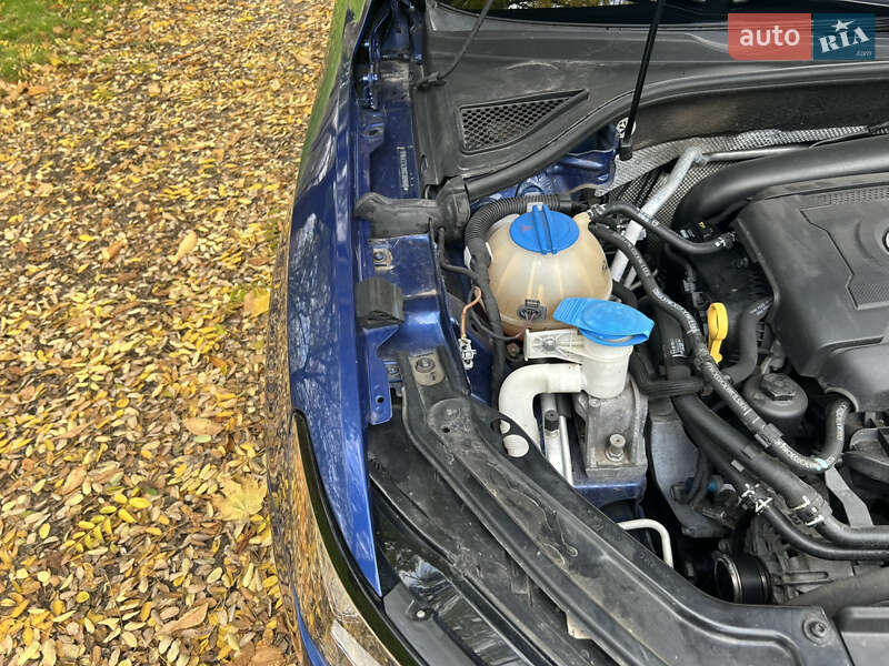 Седан Volkswagen Passat 2015 в Одессе