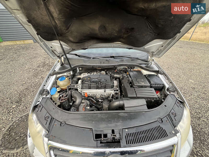 Универсал Volkswagen Passat 2005 в Камне-Каширском