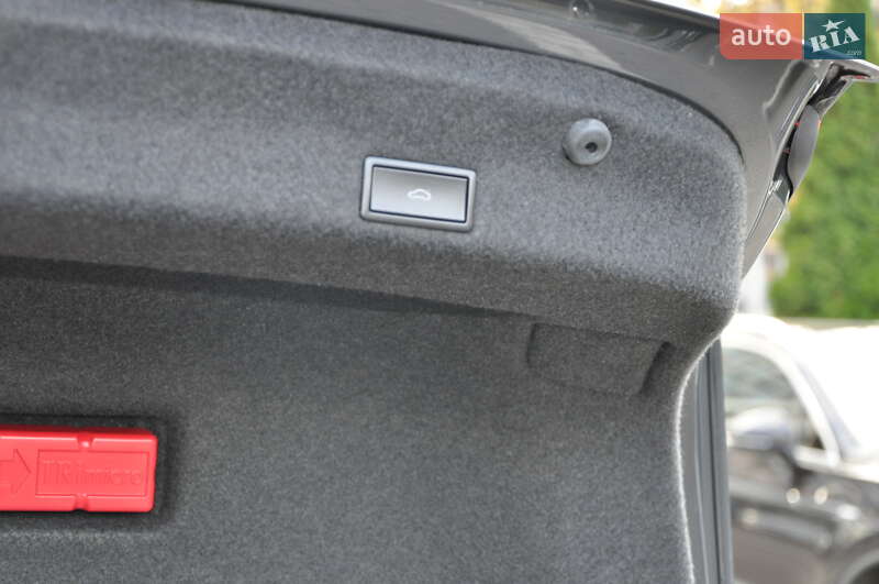 Седан Volkswagen Passat 2017 в Одессе