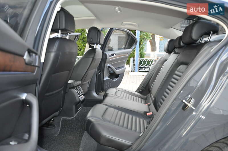 Седан Volkswagen Passat 2017 в Одессе