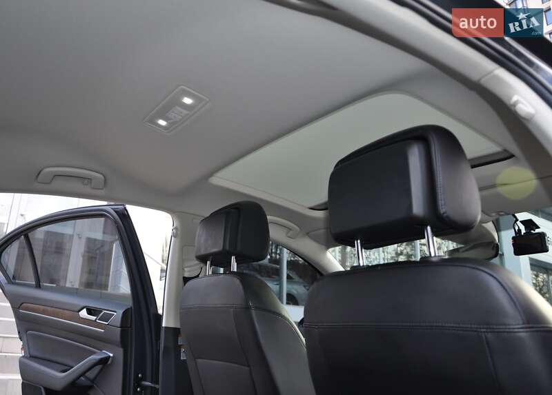 Седан Volkswagen Passat 2017 в Одессе