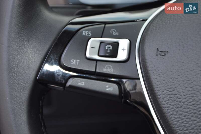 Седан Volkswagen Passat 2017 в Одессе