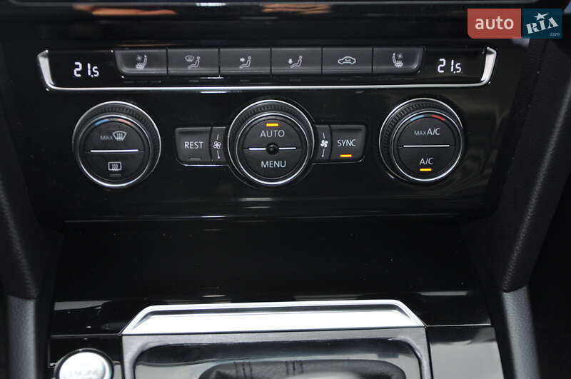 Седан Volkswagen Passat 2017 в Одессе