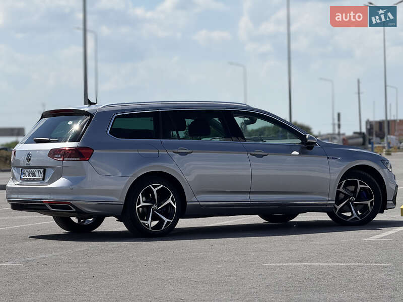 Універсал Volkswagen Passat 2021 в Львові