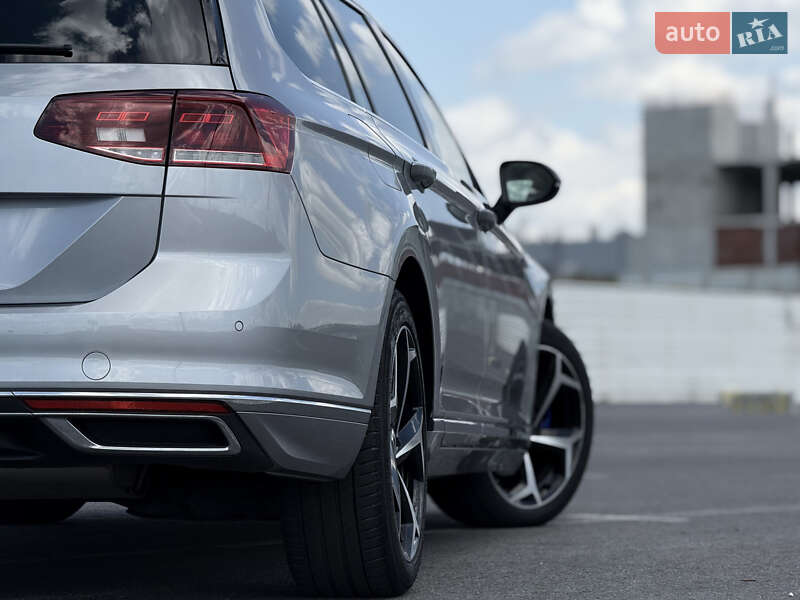 Універсал Volkswagen Passat 2021 в Львові